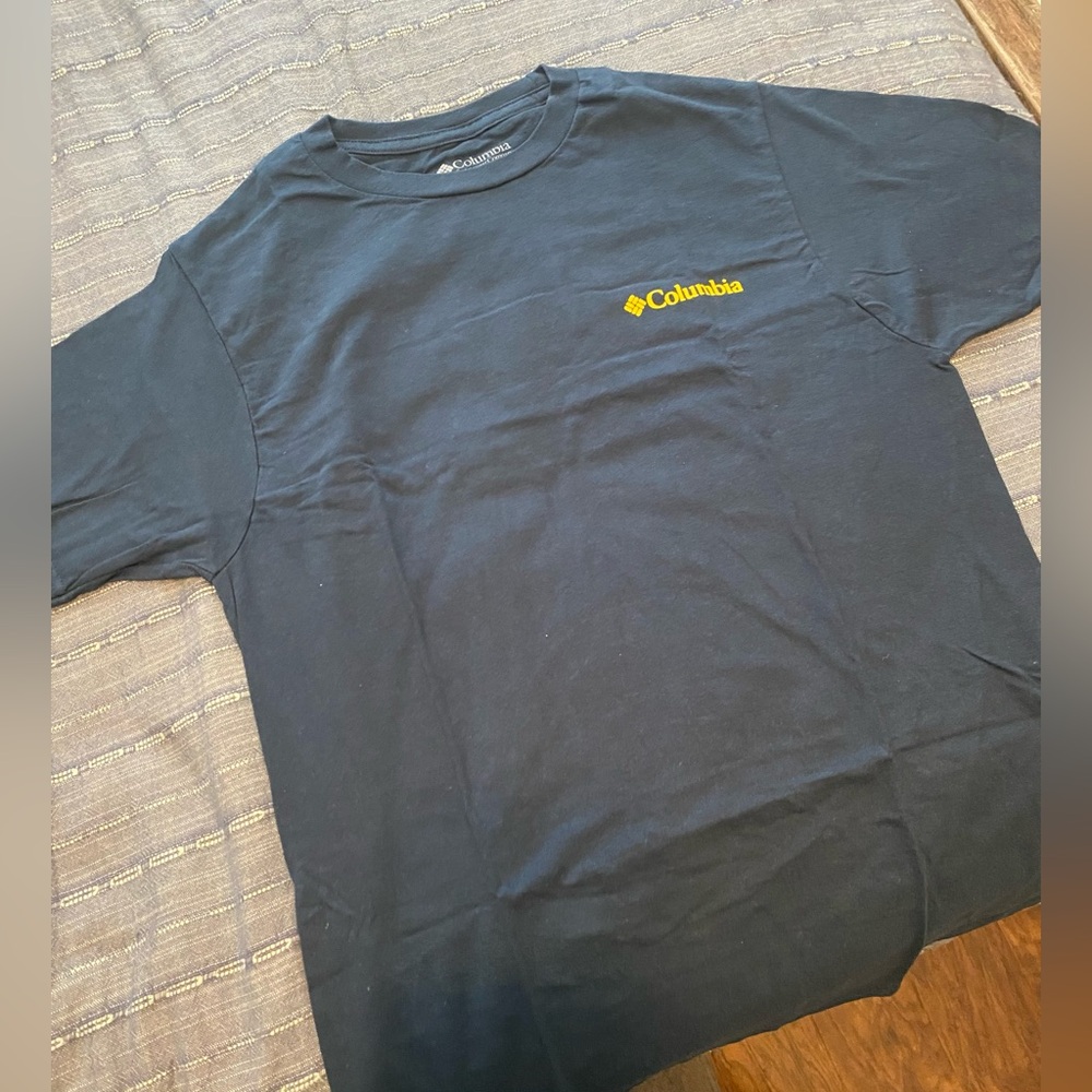 Columbia T shirt